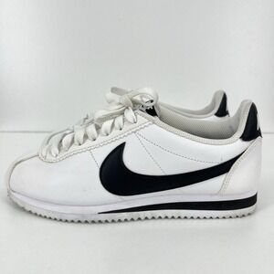 Nike Classic Cortez Sneakers Women's Size 6.5 White Athletic Shoes 807471-101